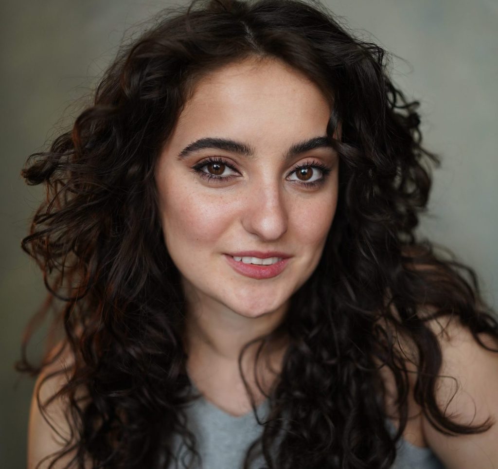 EMMA ESPADA